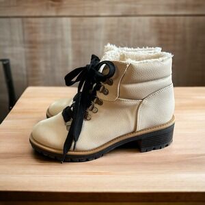 TRUE CRAFT Mintey Hiking Boots Cream Lace Up Size 8 M Faux Fur Womens